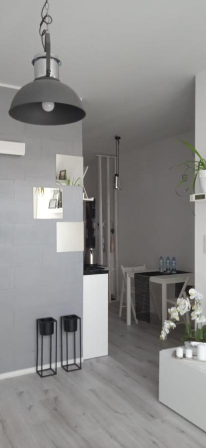 Obroncow Wybrzeza Apartment Gdansk Bagian luar foto