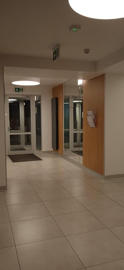 Obroncow Wybrzeza Apartment Gdansk Bagian luar foto