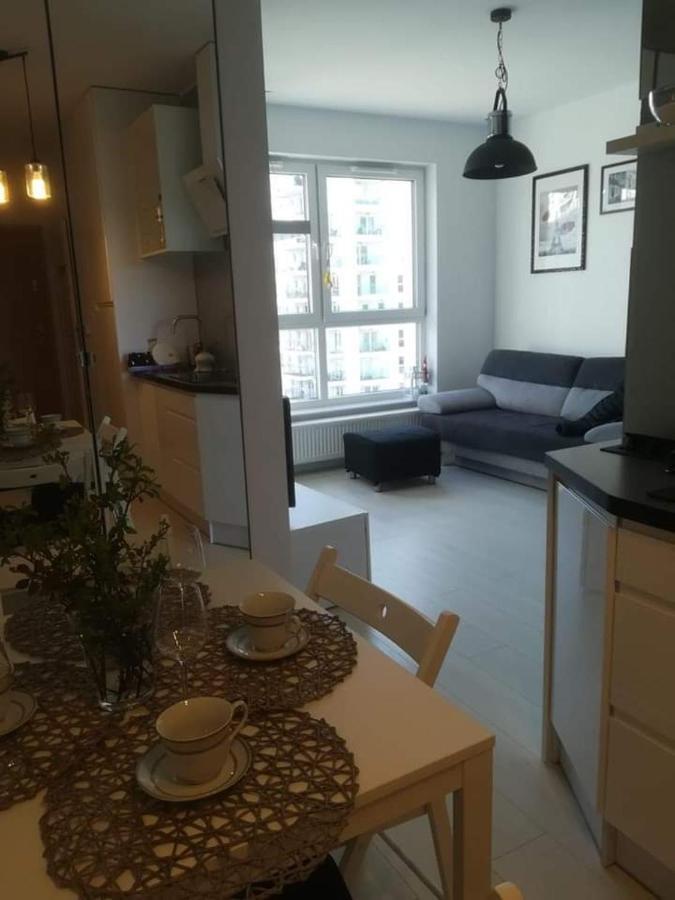 Obroncow Wybrzeza Apartment Gdansk Bagian luar foto